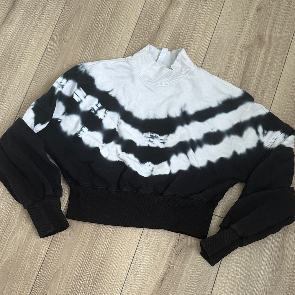 Black and White Tie-Dye Women's Top